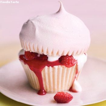 พิ้งค์เมอแรงค์ คัพเค้ก ราสเบอร์รี่เคริด (Pink Meringue Cupcakes with Raspberry Curd) เพื่อแม่