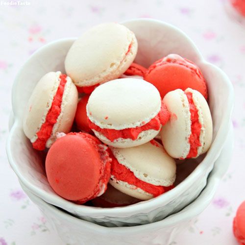 สูตรมาการองไส้ครีมสตอเบอร์รี่ - Strawberry and Cream French Macarons