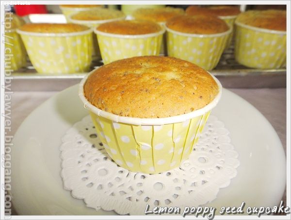 สูตรเค้กมะนาวป๊อปปี้ซีด (Lemon poppy seed cupcake)