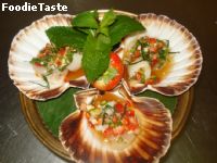 สูตรยำหอยเชลล์ สตรอเบอรี่สด (Spicy Scallop/Strawberry Salad)