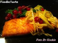 laxfileทอดกับยำมะม่วงเรสเบอร์รี่Spicy salad mango redberry with fried fish