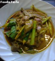 เครื่องในไก่ผัดพริกแกงใต้