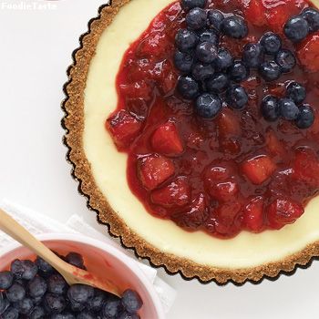 เบอร์รี่ชีสเค้ก - Red, White, and Blueberry Cheesecake Tart