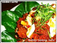 ผัดพริดขิงปลาดุกฟูไข่เค็ม (Prikking catfish and slaty eggs)