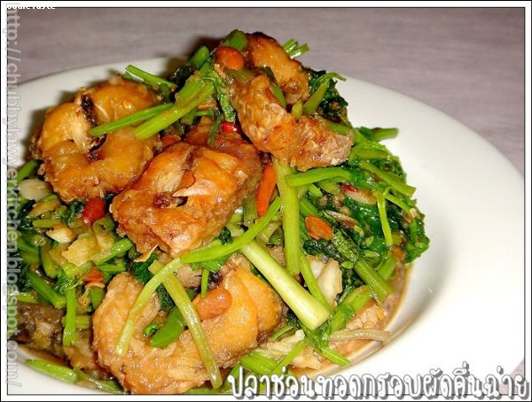 Ҫ͹ʹͺѴ蹩 (Stir fried deep fried snake fish cutlets and Chinese celery)