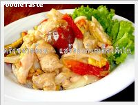 แสร้งว่าก๋วยเตี๋ยวคั่วไก่ (Fried rice noodle with chicken)