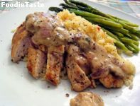 อกไก่ย่างราดซอสเห็ดแชมปิญอง