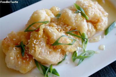กุ้งแม่น้ำทอดราดซอสน้ำผึ้ง  Fried river prawn with honey sauce